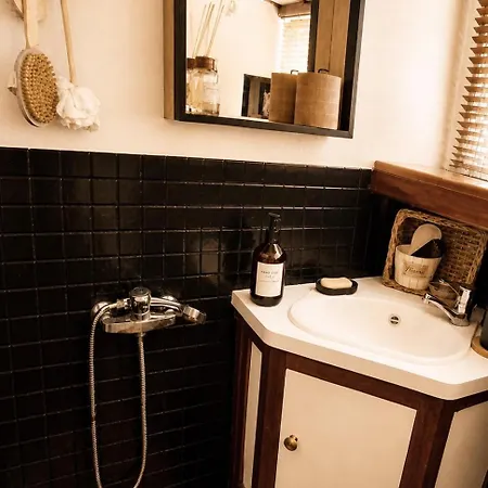 Votre Cocon Flottant Au Pied Du Centre-ville 보트호텔 *